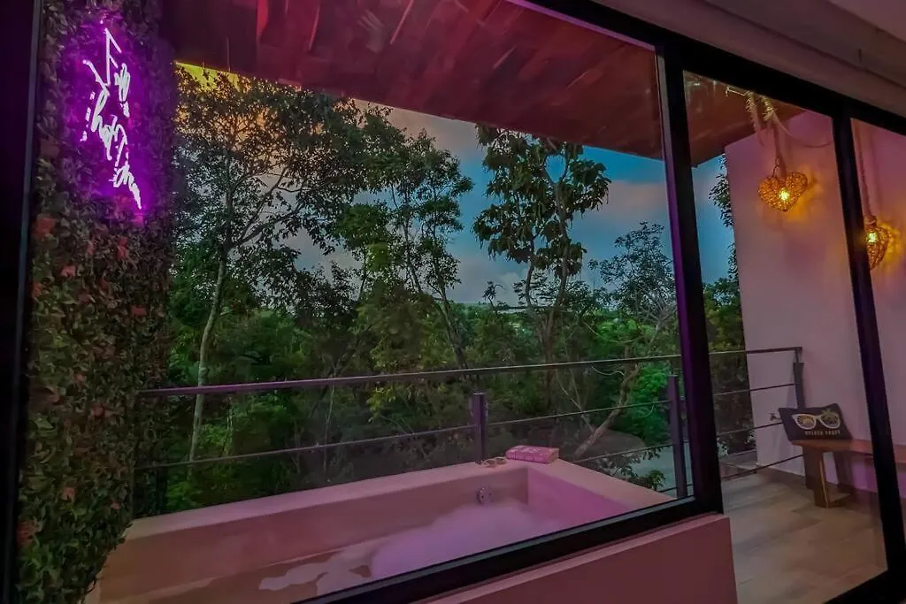 Apartment Frida'S Artsy Condo With Own Mural, Outdoor Tub & Rooftop Pool Tulum Mexico